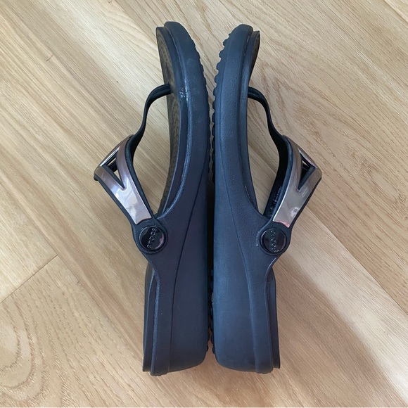 CROCS DUAL COMFORT THONG WEDGES - Picture 6 of 9